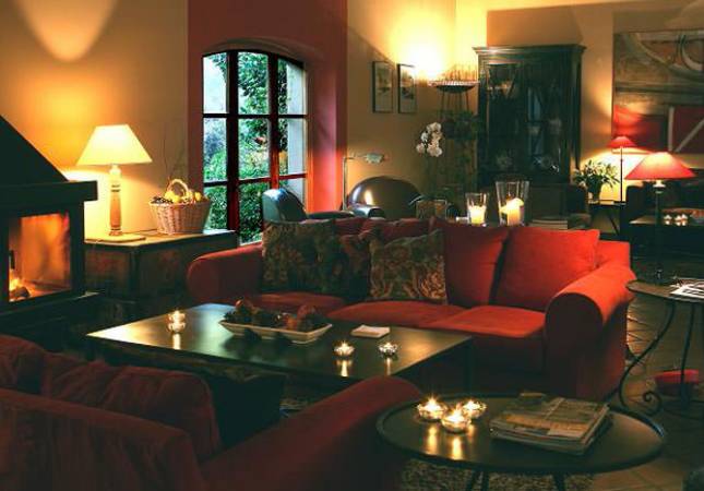Espaciosas habitaciones en Hotel L´Estació. El entorno más romántico con nuestro Spa y Masaje en Valencia
